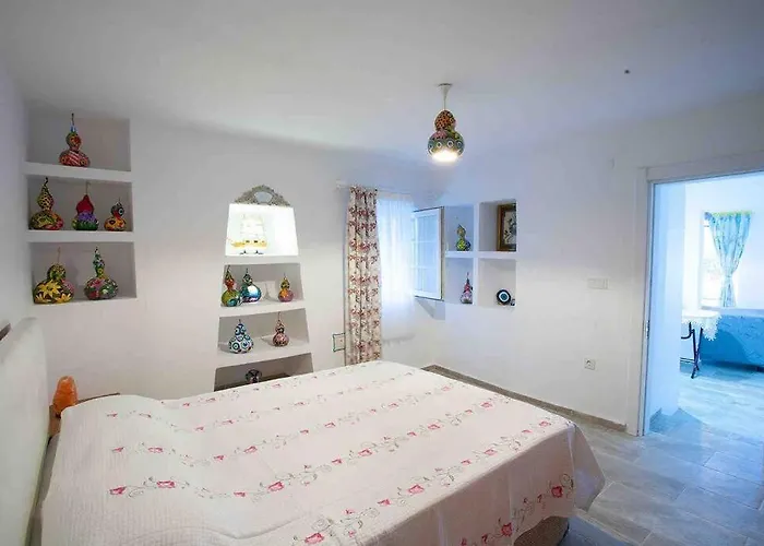 Casa de Férias Butik Mor Salkim Evleri