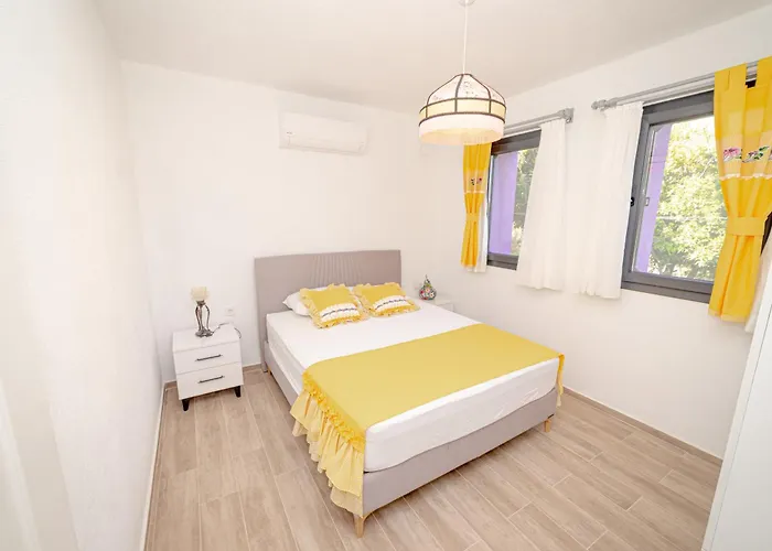 Butik Mor Salkim Evleri